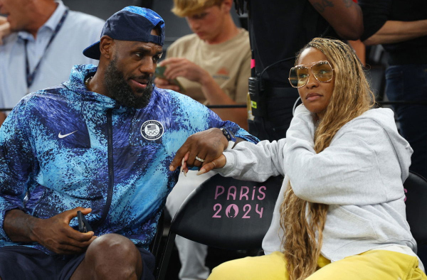 LeBron’s Special 2-Word Message for Savannah James Reveals Reason Behind Her Business Venture’s Abrupt Absence