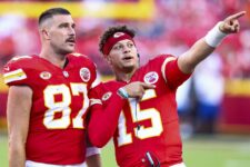 “Clearly Hates Kelce”: Patrick Mahomes Trashed for Ignoring Wide Open Travis Kelce During Falcons Game