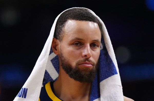 Despite Multiple Accolades, Stephen Curry Beaten by Ex NBA Star to $2Million Shoe Deal