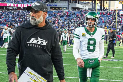 Ex-NFL Coach Takes Strong Stance Against Aaron Rodgers’ Irksome Behavior After Jets QB Failed To Save Playoff Dreams