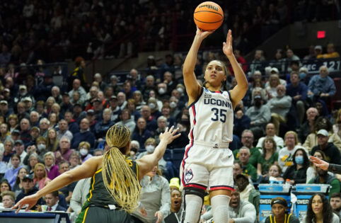 Geno Auriemma Still Finds a Fault in KK Arnold Despite Key Role in UConn Turnaround